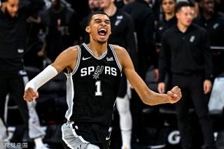 高对抗的足 高对抗的足