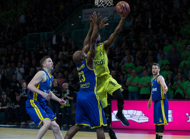 令人瞠目结 令人瞠目结